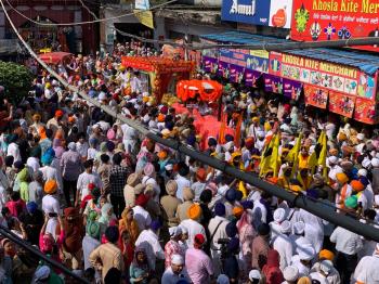 श्री गुरु नानक देव जी की शादी की सालगिरह को समर्पित बटाला में नगर कीर्तन शुरू