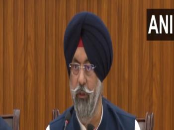 दिल्ली सिख गुरुद्वारा प्रबंधक कमेटी के अध्यक्ष हरमीत सिंह कालका द्वारा प्रेस वार्ता