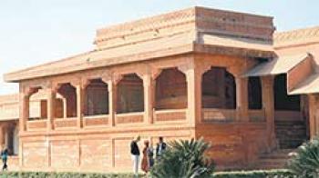 आकर्षक इमारतों की ऐतिहासिक नगरी है फतेहपुर सीकरी