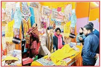 आत्म-निर्भर भारत की नींव मज़बूत करते स्वदेशी मेले