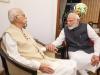 सरकार के मुखिया के तौर पर 25 साल पूरे होने पर लाल कृष्ण आडवाणी के आवास पर पहुंचे प्रधानमंत्री मोदी